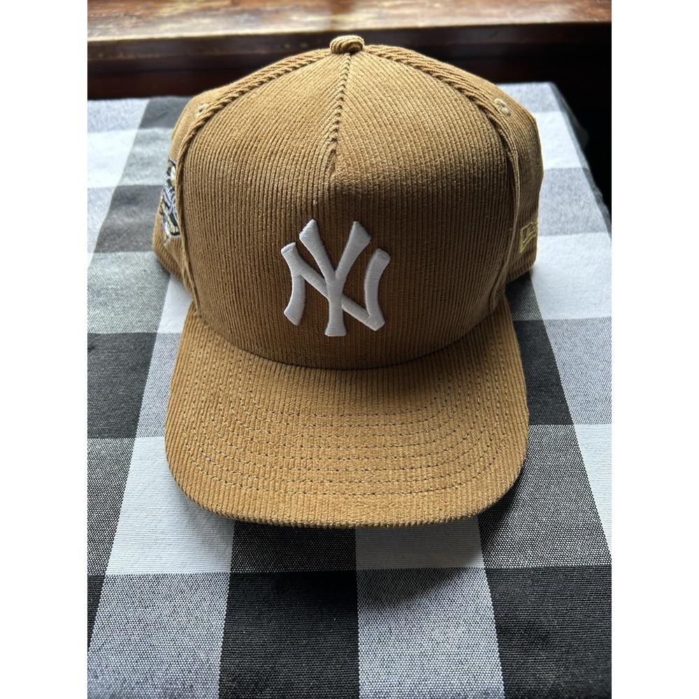 New Era Yankees WS Side Patch Beige Corduroy 9FIFTY Snapback